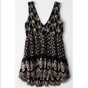 American Eagle Embroidered Eyelet Shell Top Boho XS Black Cream